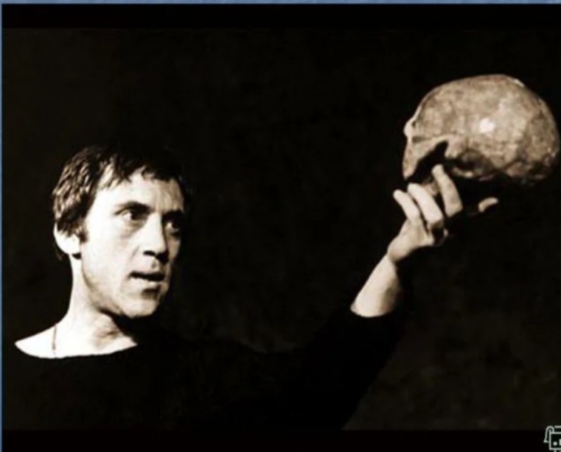 Create meme: Vladimir Vysotsky hamlet, Vysotsky Hamlet, vladimir vysotsky