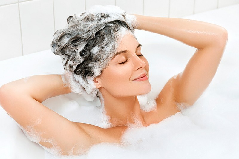 Create meme: shampoo brush, washing your hair, wash hair