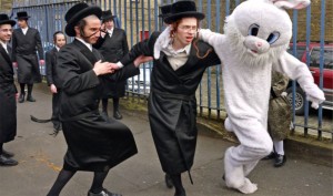 Создать мем: танцы евреев ортодоксов, ортодоксальный еврей, ортодоксы нью йорк евреи