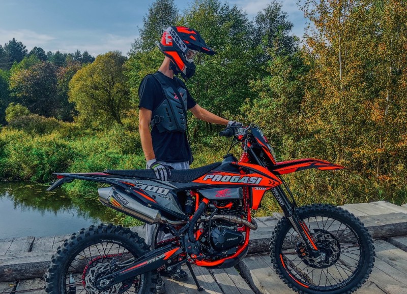 Create meme: enduro motorcycle, a cross-country motorcycle, enduro