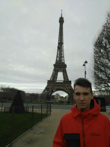Создать мем: башня с часами в париже, эйфелева башня в снегу фото, франция башня