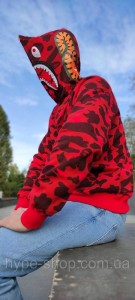 Создать мем: брендовые толстовки, bape red camo shark hoodie, модные толстовки