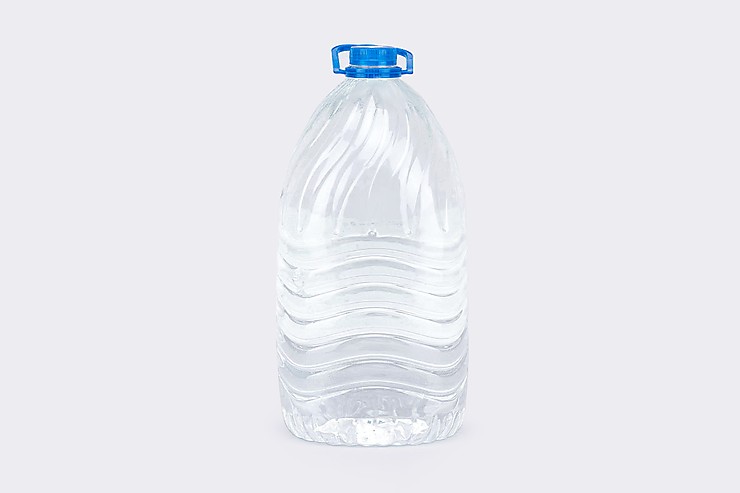 Создать мем: пэт бутылка 10 л, бутылка пластиковая, пэт бутылки