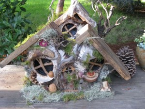 Создать мем: поделки из пней деревьев, fairy house, домик для феи своими руками