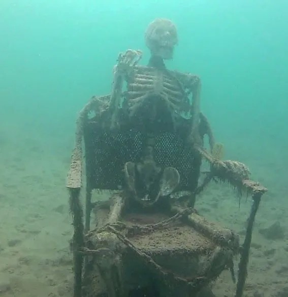 Create meme: skeleton under water meme, the skeleton at the bottom, the skeleton under water