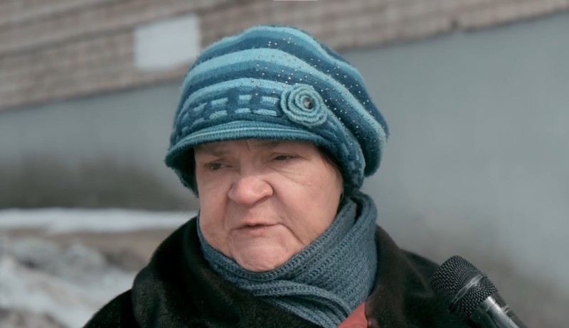 Create meme: woman , old - timers of tsaritsyno, people 
