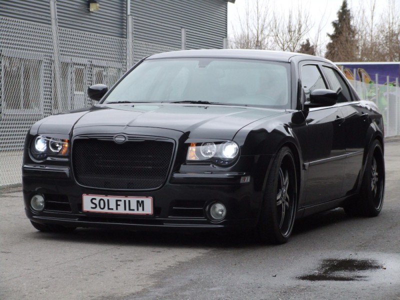 Создать мем: Chrysler 300C I, chrysler 300 srt 8, крайслер 300 с тюнинг