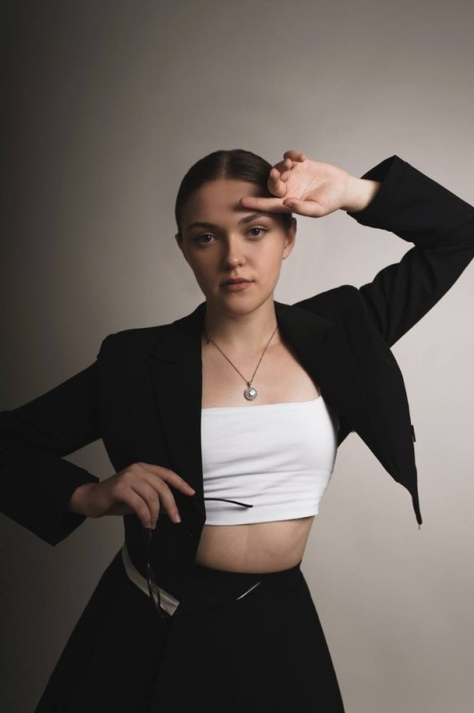 Create meme: girl , Maisie Williams is an actress, model 