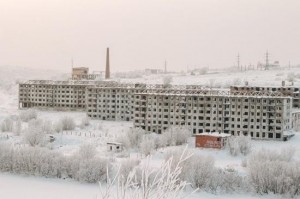 Создать мем: воркута город, заброшенный город, воркута город за полярным кругом