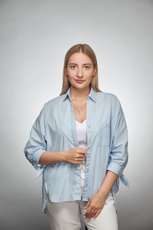 Create meme: oversize women's shirt, oversize white women's shirt, blouse oversize