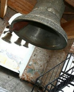 Создать мем: воскресенского собора колокол, красный колокольный звон, большой колокол саввино сторожевского монастыря