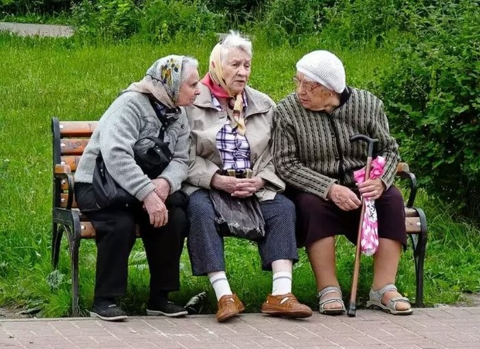 Create meme: three grandmothers on a bench, the grandmother on the bench, dibs on the bench