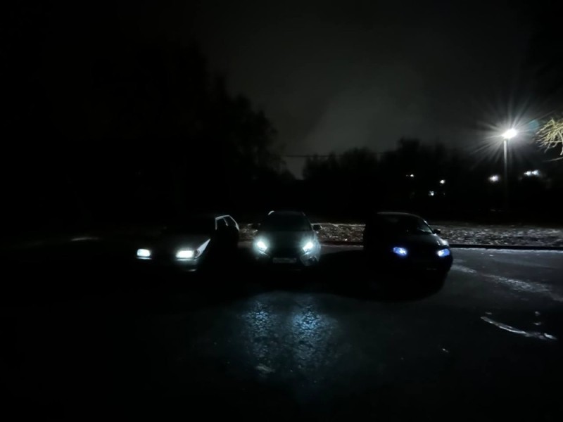 Create meme: xenon vs led vs halogen, FSO flashes on VAZ 2114, night machine