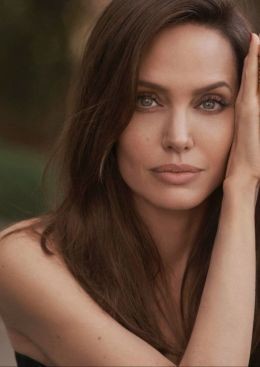 Create meme: angelina jolie , actress angelina jolie, Angelina Jolie at 30