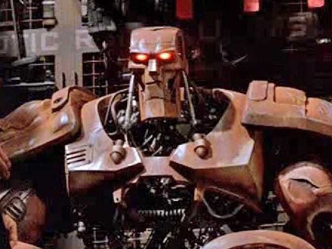Робот из фильма судья дредд 1995 фото