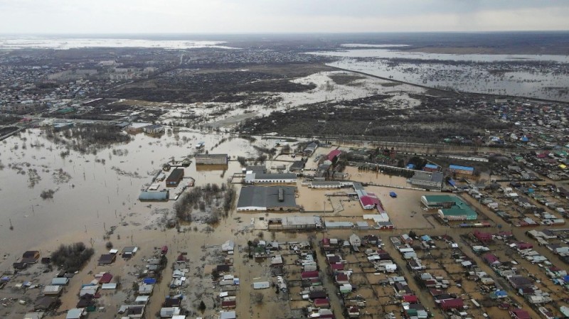 Создать мем: потоп, наводнение в великом устюге, паводок кудымкар 2016