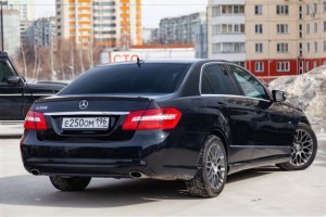 Создать мем: mercedes benz 221 amg, mercedes benz e 250, mercedes e63 w212