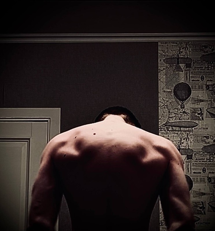 Create meme: people, men's back aesthetics, The guy's back is from behind