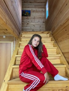 Создать мем: женские спортивные костюмы, adidas спортивный костюм женский - fm6844, в спортивном костюме