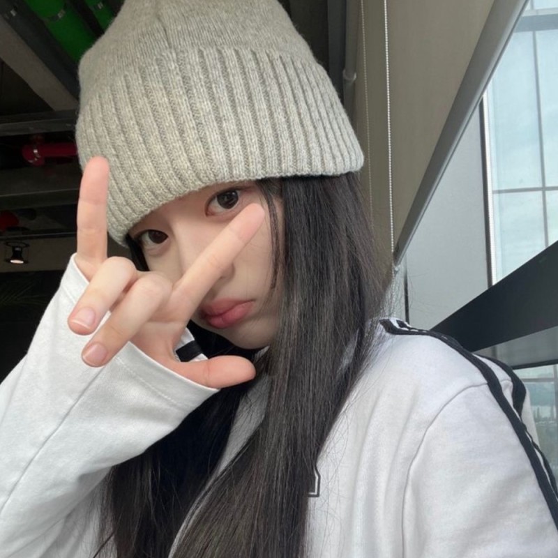 Create meme: hat female, Korean fashion, beanie hat with ears