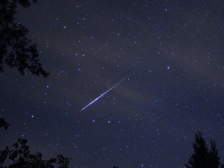 Create meme: shooting star , Shooting star phenomenon, starfall of the Orionids