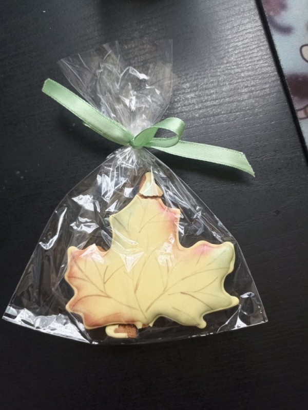 Create meme: gift gingerbread maple leaf, gingerbread maple leaf, gingerbread maple leaf