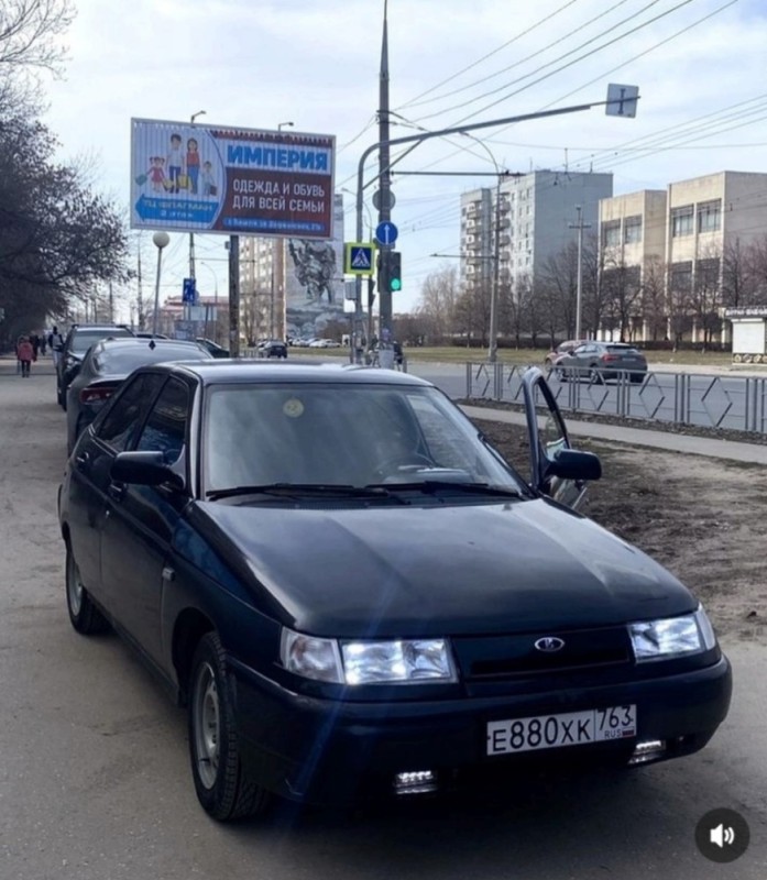 Создать мем: ваз-2112, lada ваз, ваз 2112 черная