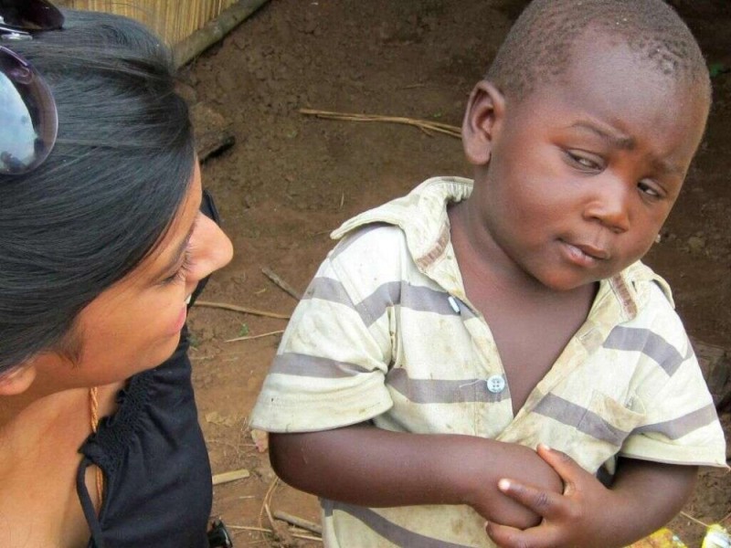 Создать мем: популярный африканский мальчик благодаря мем, мем негритенок чешет голову, мем мальчик негр