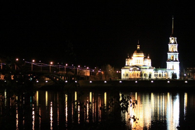 Create meme: rybinsk night cathedral, rybinsk cathedral at night, spaso-preobrazhensky Cathedral Rybinsk at night