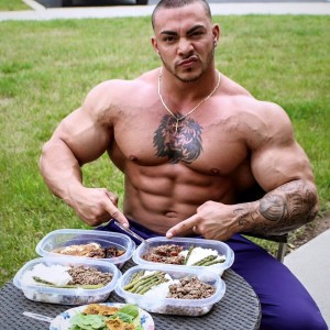 Create meme: bodybuilder, bodybuilder tristen escolastico