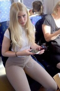 Создать мем: creepshot, женщина