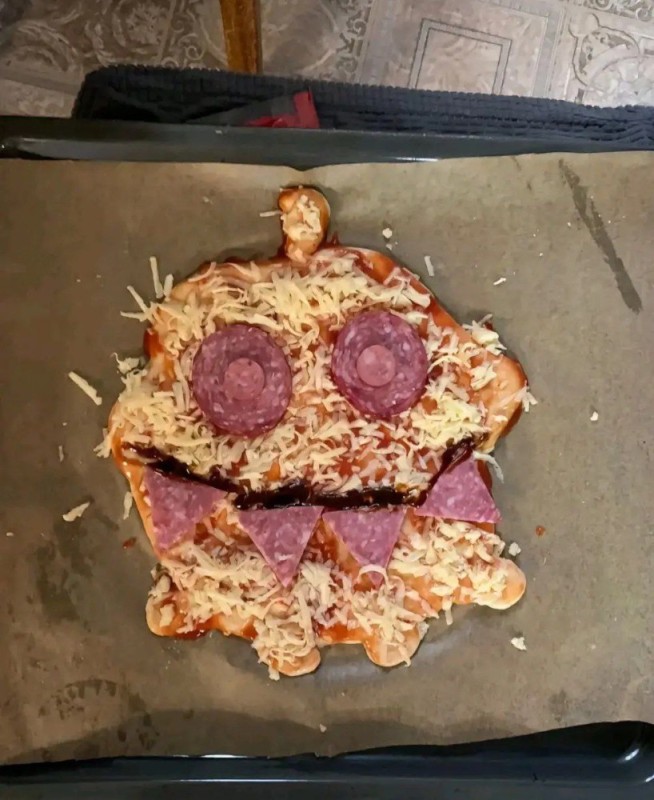 Create meme: pizza , owl pizza, meals 