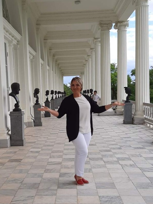 Create meme: people , woman , Cameron's Gallery in Tsarskoye Selo