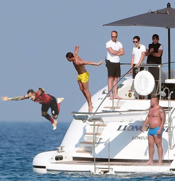 Create meme: cristiano ronaldo's yacht, ronaldo cristiano's yacht, Cristiano Ronaldo 