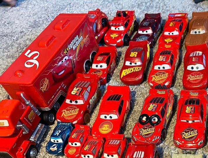 Create meme: Toy cars lightning McQueen, Lightning McQueen car cars McQueen toys, Typewriter master Lightning McQueen