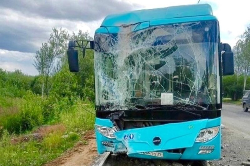 Create meme: bus , in a bus accident, bus accident