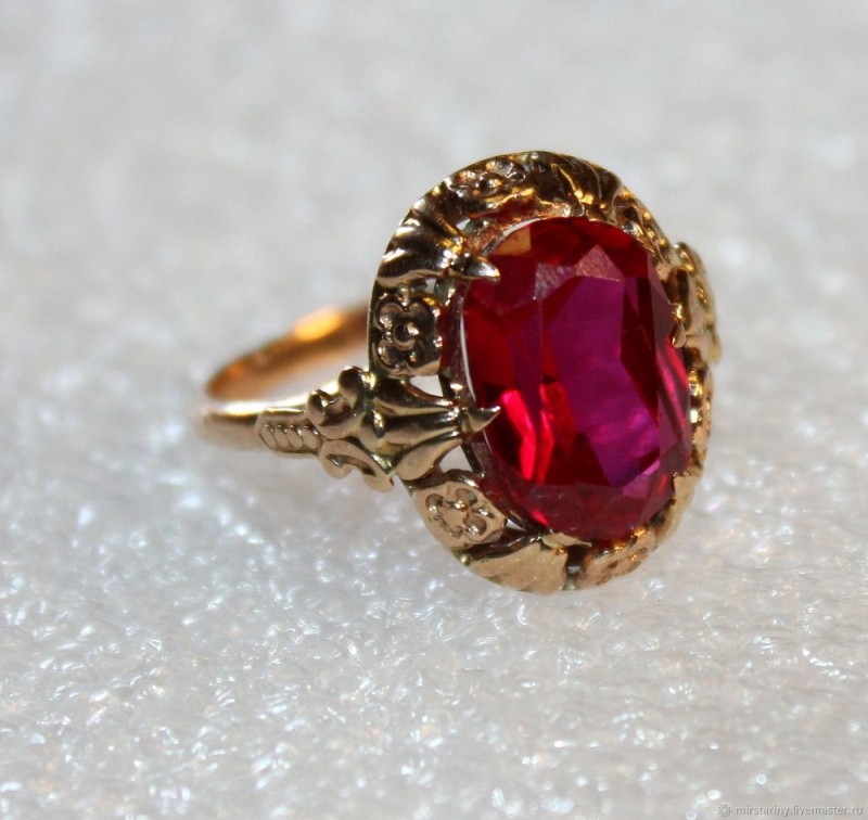 Create meme: gold ring corundum ruby 583 samples, Corundum ruby ring 583, Shaheen's 583 gold ring with ruby