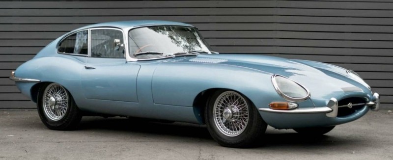 Создать мем: jaguar e type roadster, jaguar e type 1965, jaguar e type 1961