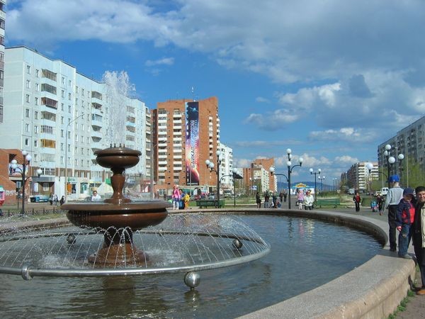 Create meme: bratsk, bratsk fountain on sovetskaya, sofia rotaru tour 2013