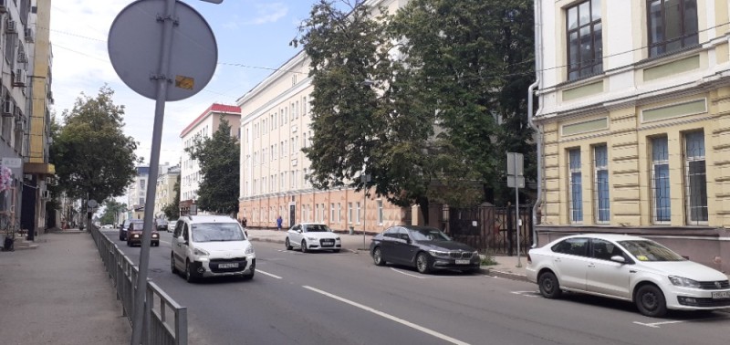 Create meme: Karla Marksa street, the building , the seminary building in Voronezh