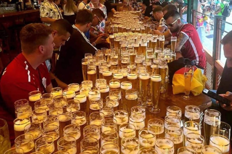 Create meme: A lot of beer, lots of beer, beer