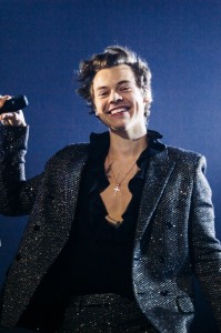 Создать мем: harry styles 2021 концерт, парень, гарри стайлс 2020