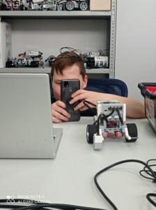 Создать мем: робот большой, робот лего, mitu builder камера