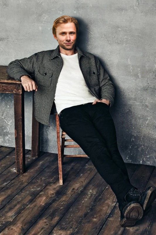 Create meme: male actor, Ryan Gosling photo shoot, actor Ryan Gosling