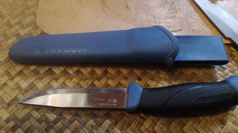 Создать мем: нож morakniv companion mg (c), нож morakniv companion blue, morakniv companion navy blue