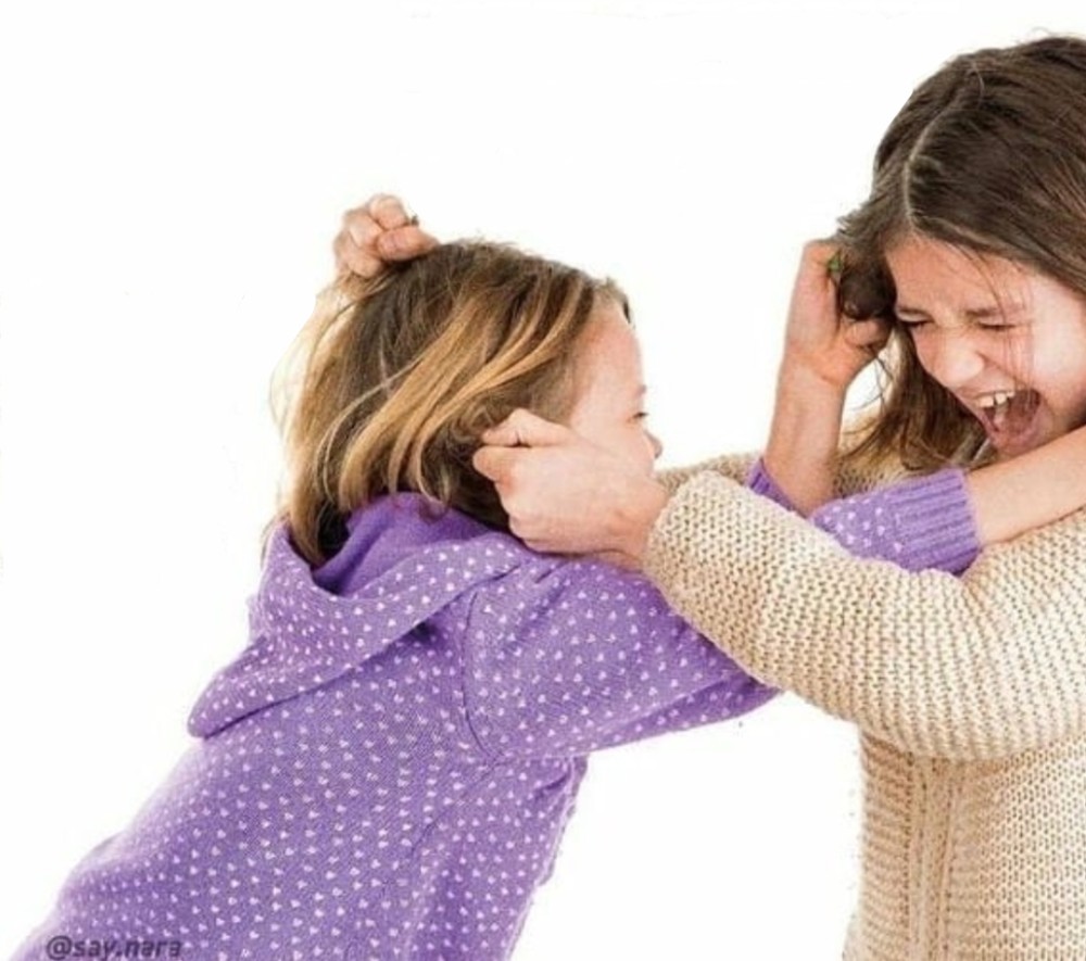 mother and daughter fighting