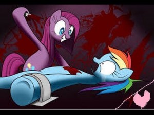 Create meme: pony encamina Diane pie kills rainbow, encamina Diane pie and rainbow dash, pincemin and fluttershy