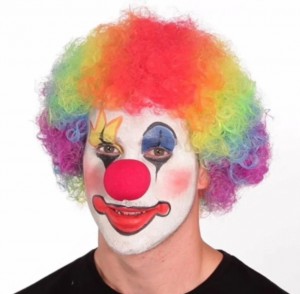 Создать мем: клоунада, клоун надевает парик, нос клоуна