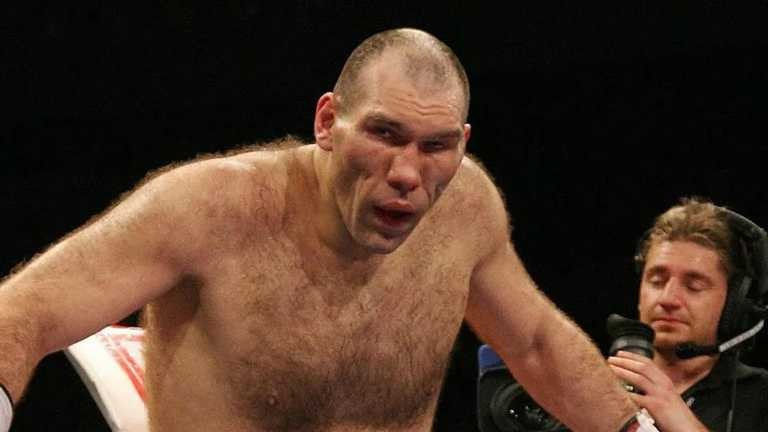 Create meme: Valuev , Nikolai Valuev , Valuev Kolya sledgehammer