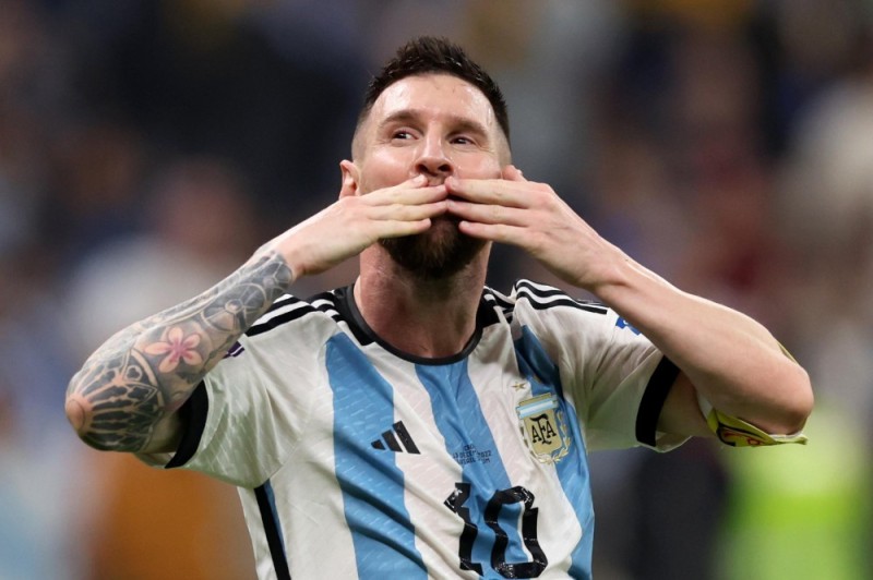 Create meme: Lionel Messi , lionel messi psg, lionel messi argentina